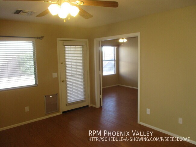 16504 W Moreland St photo 3