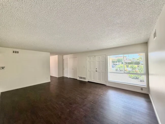 6104 Haas St La Mesa, CA 91942 photo 4