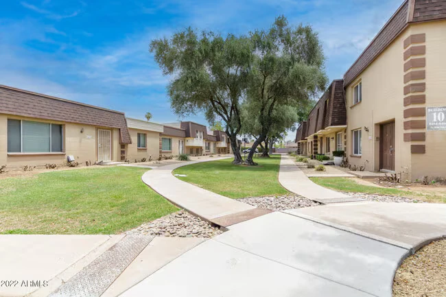8482 E Chaparral Rd Scottsdale, AZ 85250 photo 3