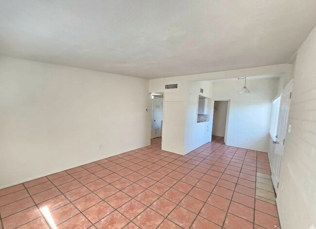 6637 E Cheery Lynn Rd Scottsdale, AZ 85251 photo 5