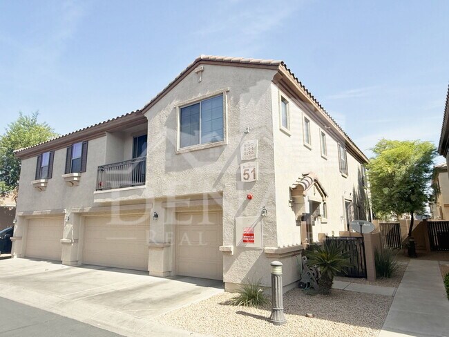 8198 W Groom Creek Rd Phoenix, AZ 85043 photo 2