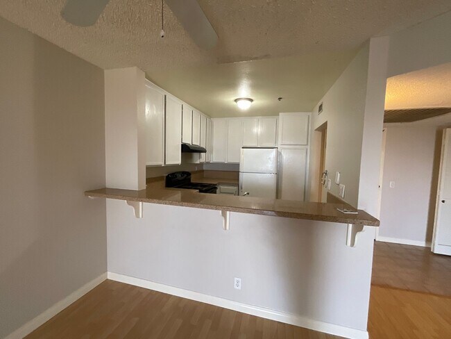 5985 Dandridge Ln San Diego, CA 92115 photo 3