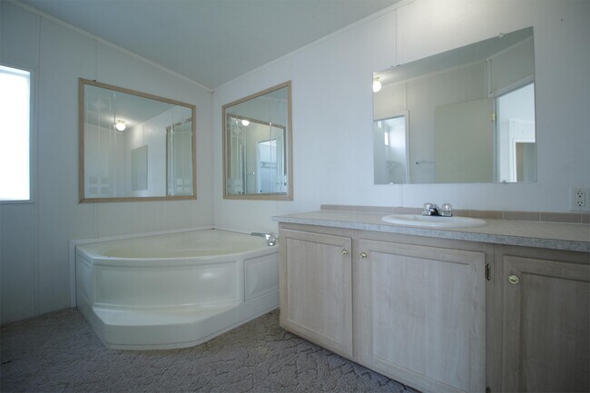 3335 W Solano Dr Eloy, AZ 85131 photo 4
