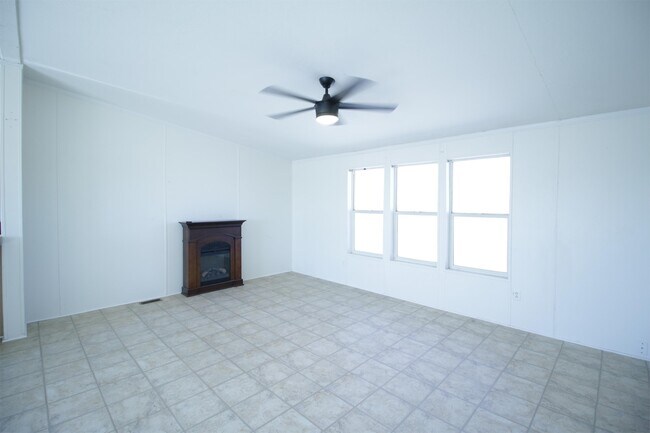 3335 W Solano Dr Eloy, AZ 85131 photo 5