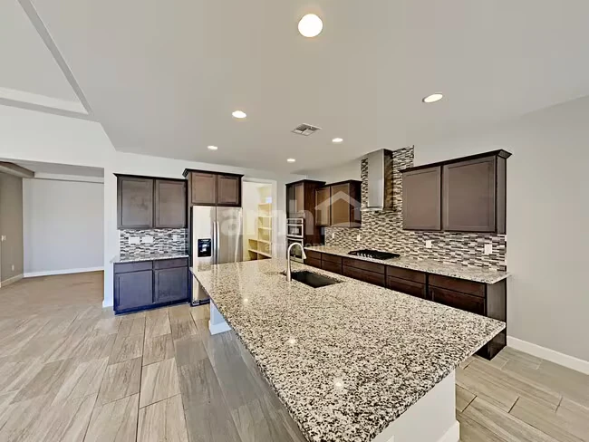 18240 W Thunderhill Pl Goodyear, AZ 85338 photo 4