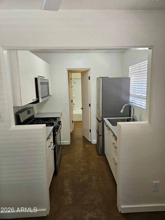 802 W Turney Ave Phoenix, AZ 85013 photo 4