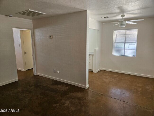 802 W Turney Ave Phoenix, AZ 85013 photo 3
