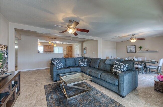 8031 E Oak St Scottsdale, AZ 85257 photo 4