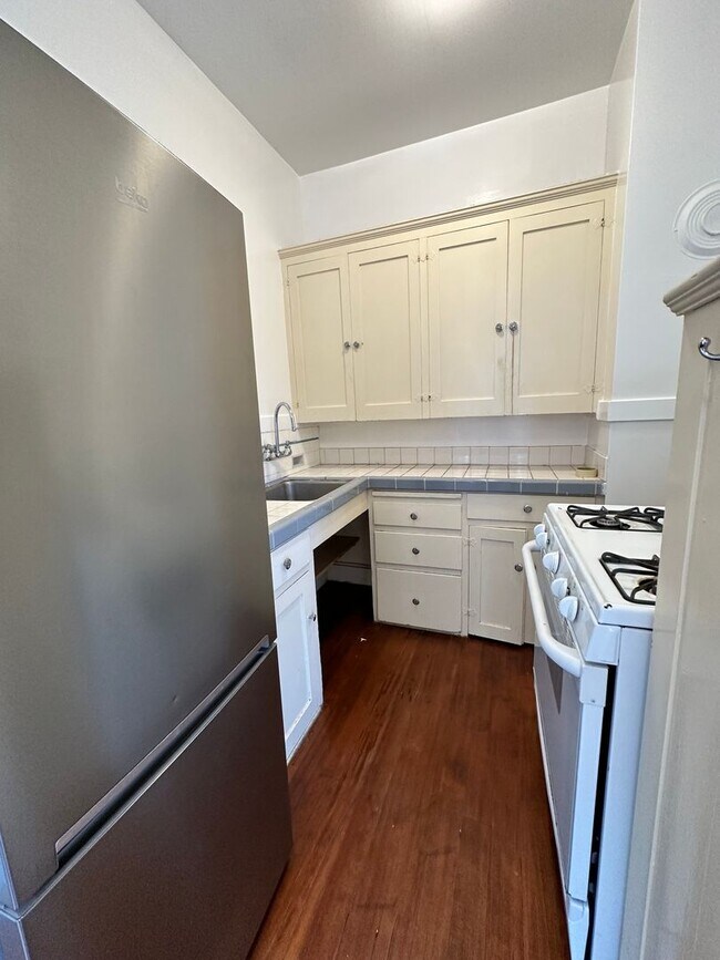 2319 Grant St Berkeley, CA 94703 photo 2