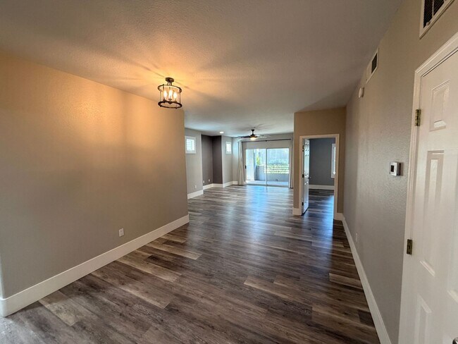 7401 W Arrowhead Clubhouse Dr Glendale, AZ 85308 photo 4