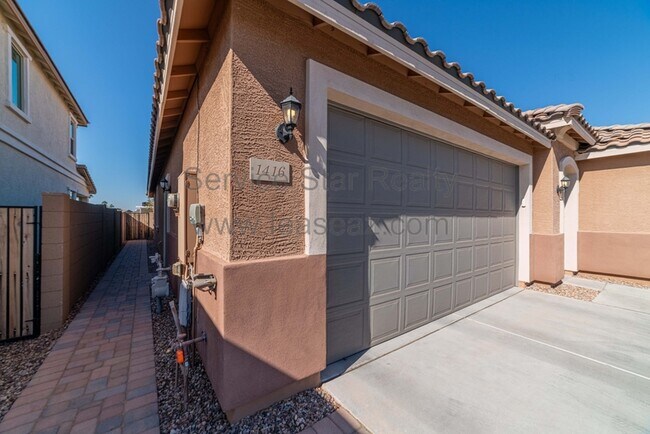 1416 N Claiborne Mesa, AZ 85205 photo 3