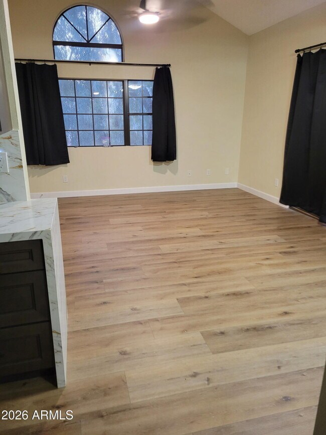 8888 N 47th Ave Glendale, AZ 85302 photo 5