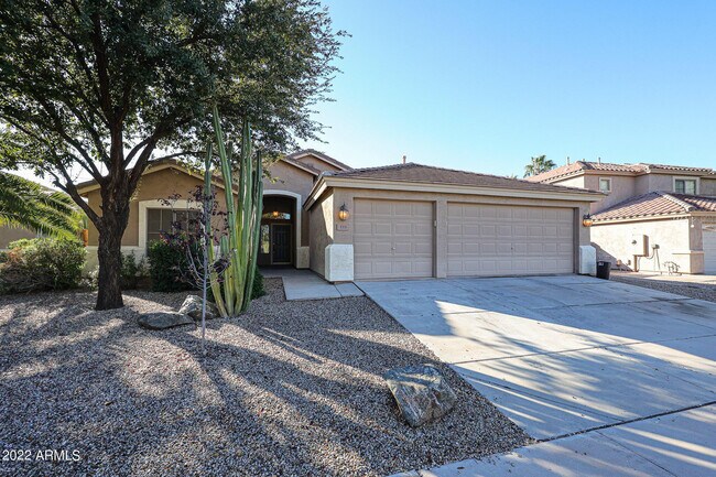 333 W Raven Dr photo 2