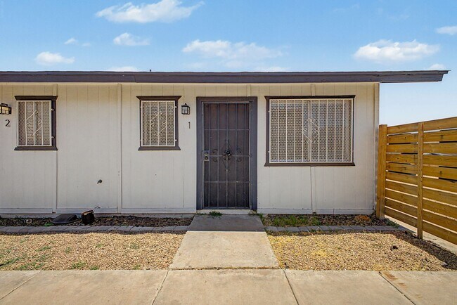1438 E Adams St Phoenix, AZ 85034 photo 3