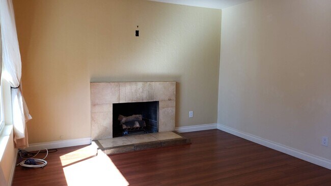 7724 Acama St San Diego, CA 92126 photo 4