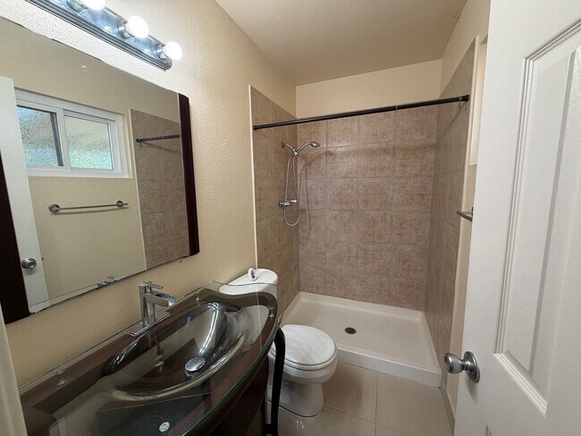 7724 Acama St San Diego, CA 92126 photo 5