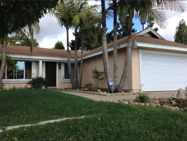 7724 Acama St San Diego, CA 92126