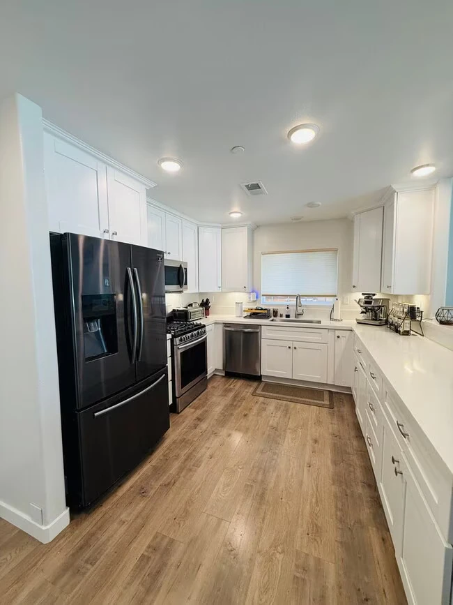 748 Lincoln Pl El Cajon, CA 92020 photo 4