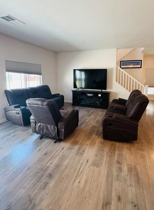 748 Lincoln Pl El Cajon, CA 92020 photo 2