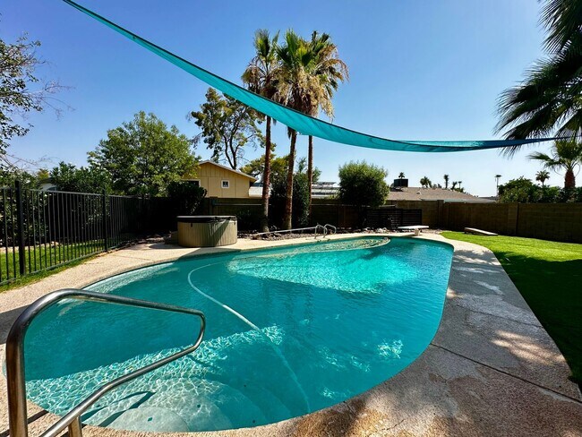 8307 E Buena Terra Way Scottsdale, AZ 85250 photo 4