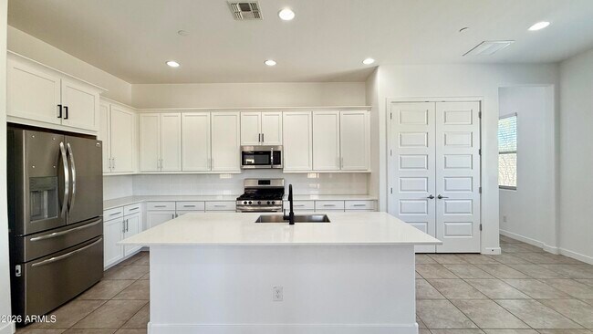 12556 W Calle De Baca Peoria, AZ 85383 photo 4