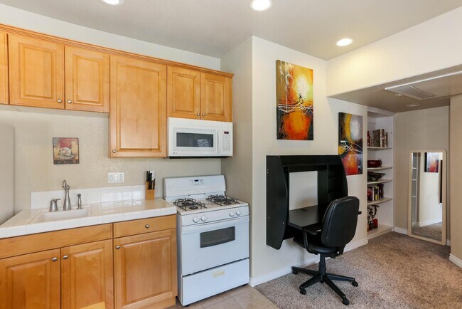 3170 Levante St Carlsbad, CA 92009 photo 3