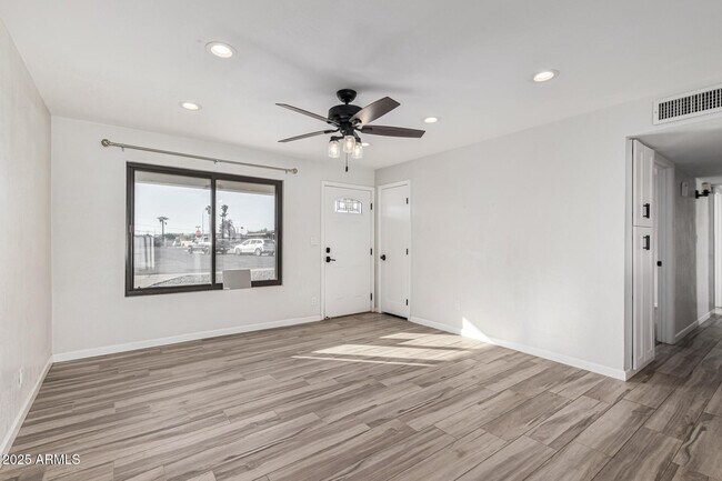 1420 N Rose St Tempe, AZ 85288 photo 4
