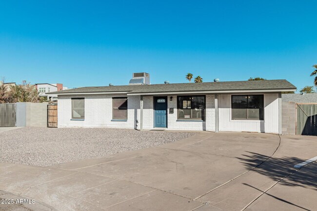 1420 N Rose St Tempe, AZ 85288 photo 2