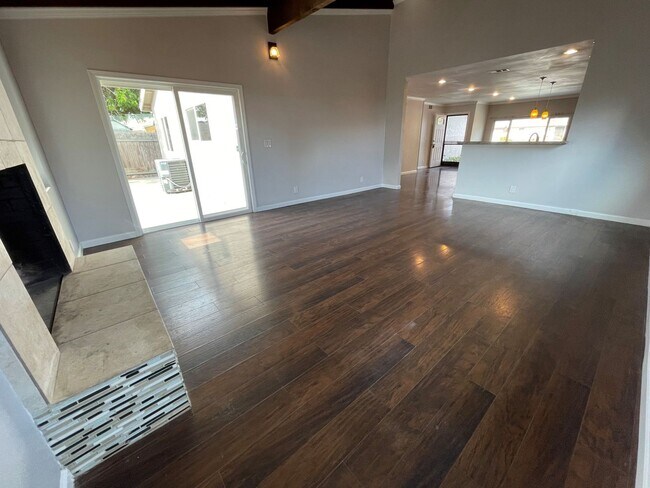 10265 Saluda Ave San Diego, CA 92126 photo 5
