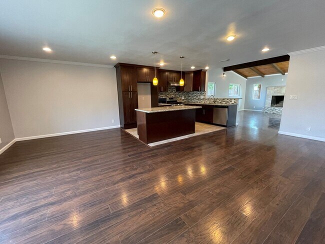 10265 Saluda Ave San Diego, CA 92126 photo 3