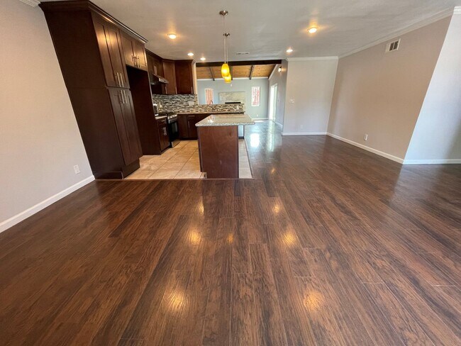 10265 Saluda Ave San Diego, CA 92126 photo 4