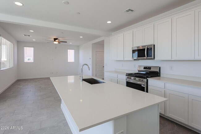 12073 Calle de Pompas W Peoria, AZ 85383 photo 3