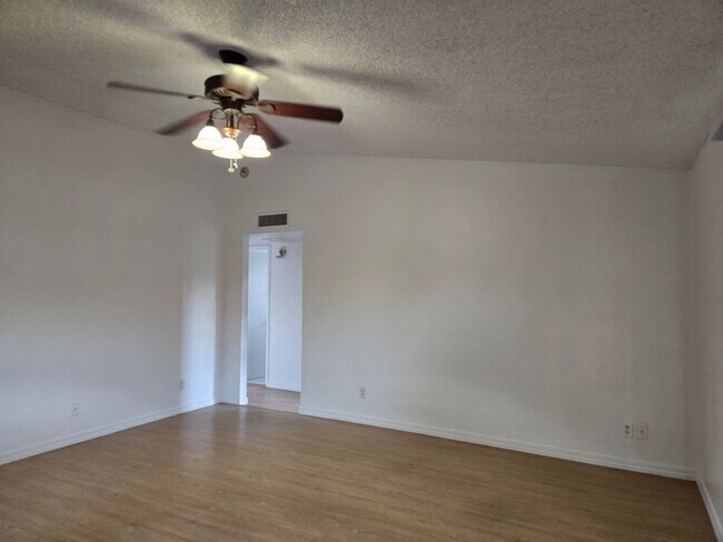 10718 W Roma Ave Phoenix, AZ 85037 photo 5