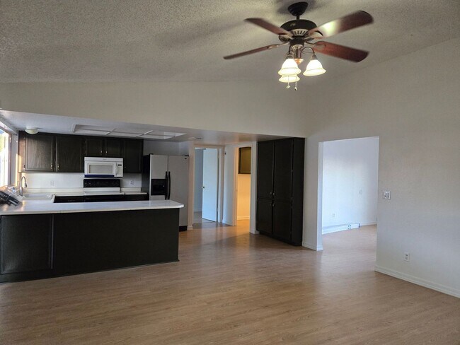 10718 W Roma Ave Phoenix, AZ 85037 photo 2