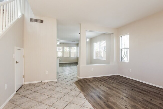4009 W Maldonado Rd Phoenix, AZ 85041 photo 4