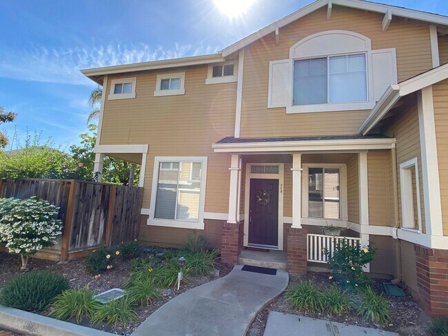 348 Powerscourt Way photo 2
