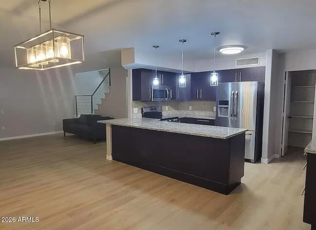 6835 S 40th Pl Phoenix, AZ 85042 photo 3