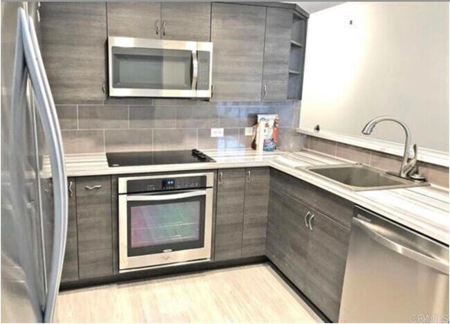 425 W Beech St San Diego, CA 92101