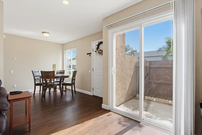 3454 Castle Glen Dr San Diego, CA 92123 photo 3