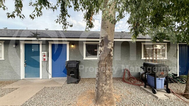 3004 E Waltann Ln Phoenix, AZ 85032 photo 2