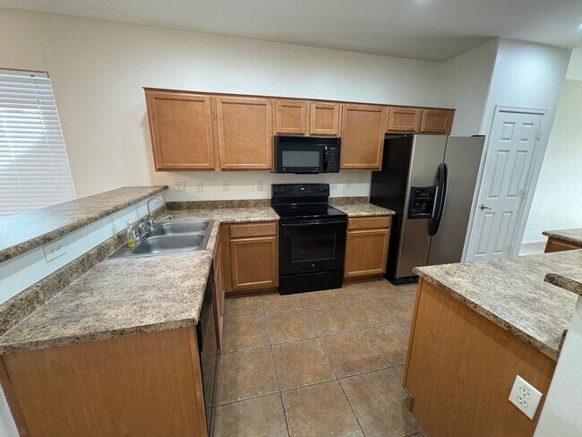 3886 S Marigold Way Gilbert, AZ 85297 photo 2