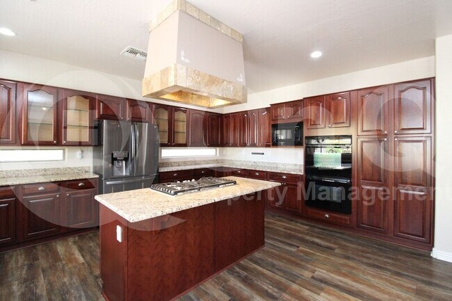 9790 W Maya Way Peoria, AZ 85383 photo 5
