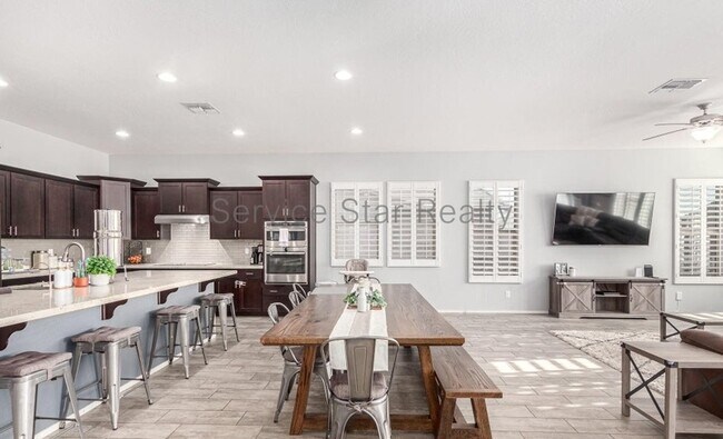 12064 S 186th Ave Goodyear, AZ 85338 photo 2
