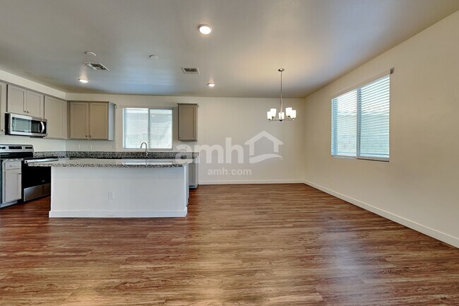 4206 S 105th Dr Tolleson, AZ 85353 photo 4