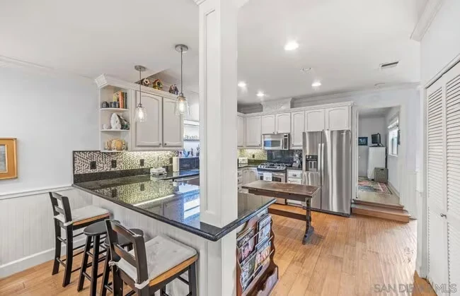 141 I Ave Coronado, CA 92118 photo 5