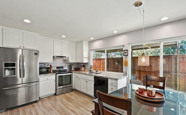 13842 Midgrove Ct photo 3