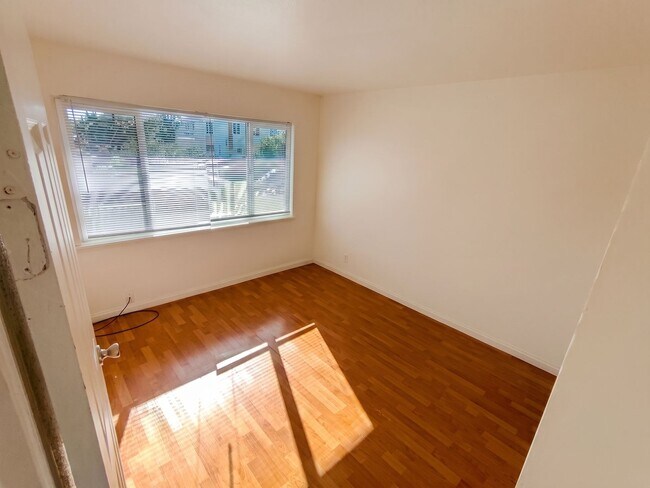 10100 Walnut St Oakland, CA 94603 photo 5