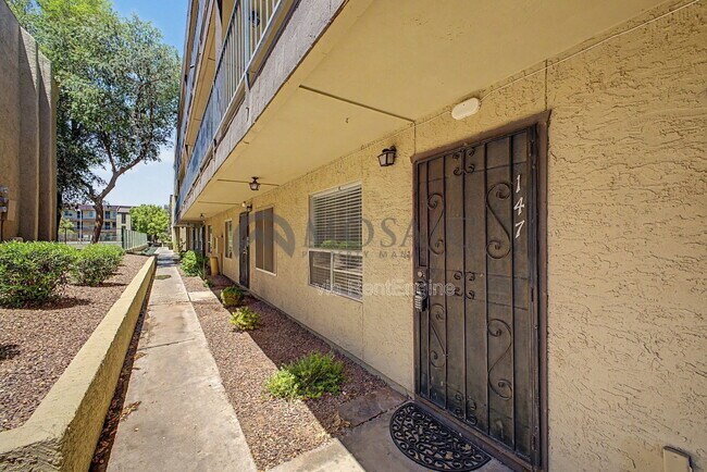 461 W Holmes Ave Mesa, AZ 85210 photo 4