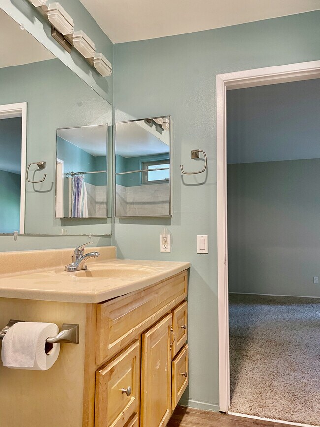 2530 Clairemont Dr San Diego, CA 92117 photo 5