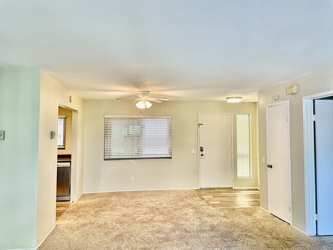 2530 Clairemont Dr San Diego, CA 92117 photo 2